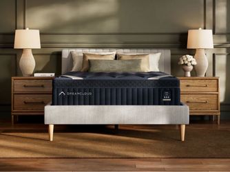 DreamCloud Luxe Hybrid Queen Mattress – Brand New, 14" Cooling Hybrid