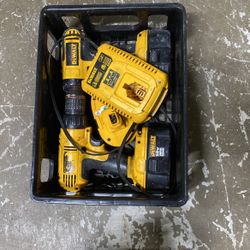 DeWalt 2 Drills 3 Batteries 1 Charger