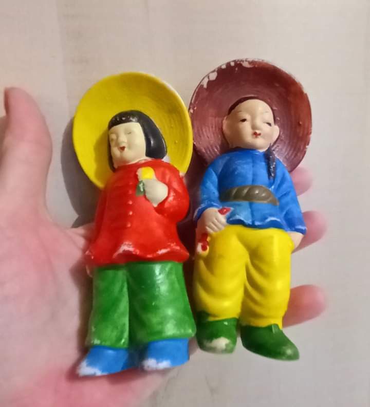 2 Figurines