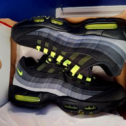 Nike AM95 Black Neon