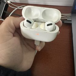 Apple Air Pod Pro 2 (noise cancellation)