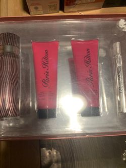 Paris Hilton set