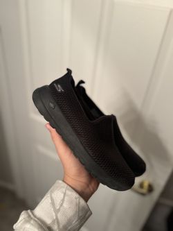 Sketchers Go Walk Goga Max Women’s 5.5 Slip On Sneakers Great Condition