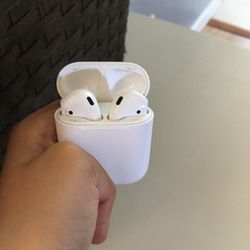 AirPods