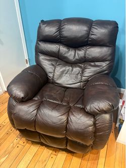 Brown leather manual recliner