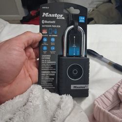 Master Blutooth Outdoor Padlock 