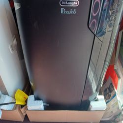 14000btu Over 750 Square Footage Coverage With Dehumidifier.  Complete Set New.  Delonghi 