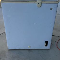 GE Freezer In Working Condition 