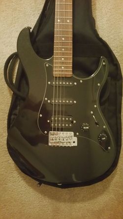 YAMAHA EG 112C2 electric guitar with Amp pack