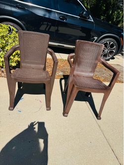 Very nice sturdy indoor or outdoor chair