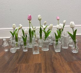 40pc Vases Centerpieces NEW Mini Bud Vases With 16pc Artificial Tulips