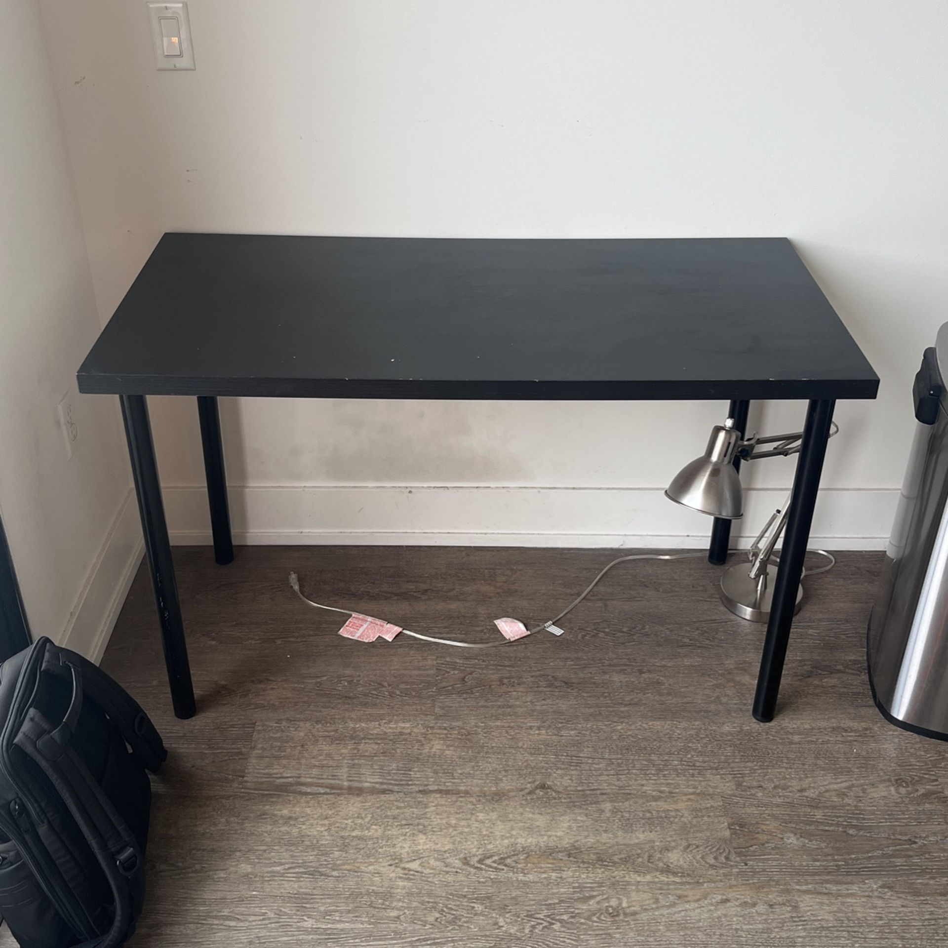Black Desk (Detachable Legs)