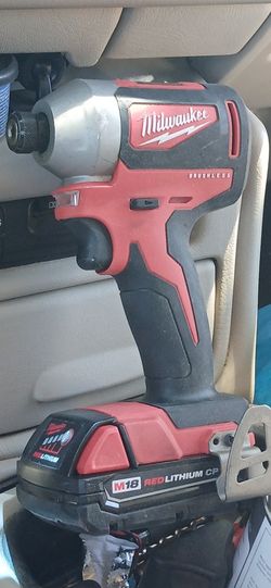 Taladro Milwaukee  Nuevo 