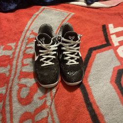 Mens Kobe Bryant Mambacita Sweet 16 Shoe