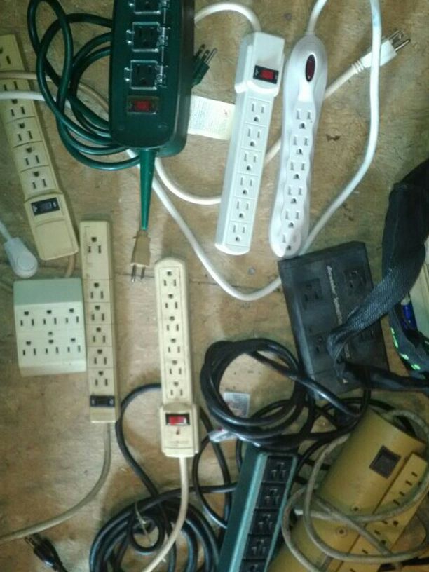 40 Power Plug In Strips/Surge Protectors