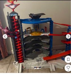 Hot wheels super ultimate garage