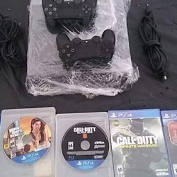 Ps4 With 2 Controller And Games