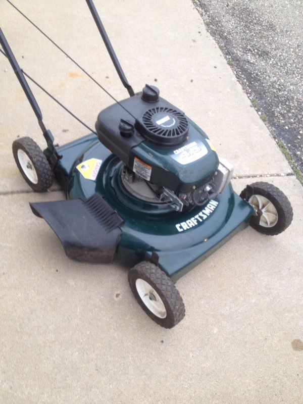 Craftsman 22" mulcher lawn mower! 4.5 Hp push mower!