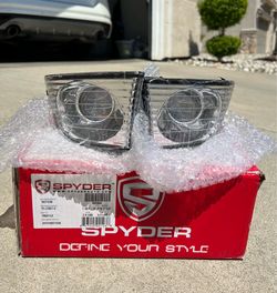 2001-2004 Lexus IS300 Fog light housing (Chrome) Brand New