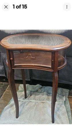 BOMBAY KIDNEY SHAPED TABLE