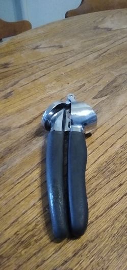 Pampered Chef Garlic Press for Sale in Chula Vista, CA - OfferUp