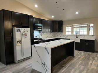 Custom Kitchen Cabinets