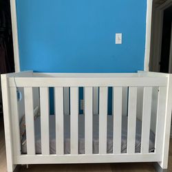 White crib (mattress included)