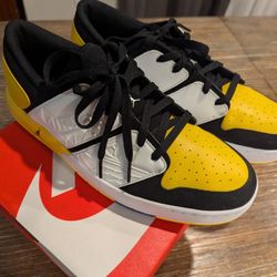 NIKE Air Jordan Nu Retro 1 Low/ Men's Size 11.
