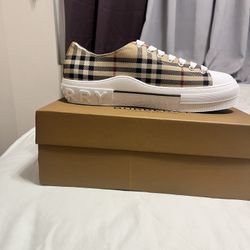 Burberry Shoes