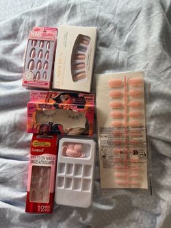 Lashes & fashion nails