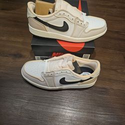 Jordan 1 Retro Low OG EX 'Coconut Milk'- DS SIZE 9 MEN