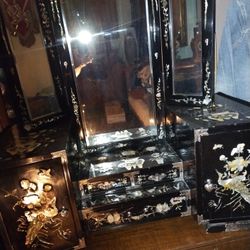 Oriental Vanity 