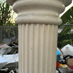 Frontway Entry Pole