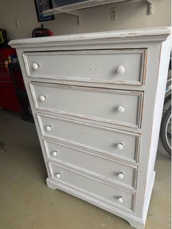 5 drawer dresser/chest