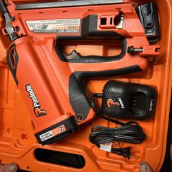 CFN325XP Lithium-Ion Battery 30° Cordless Framing Nailer
