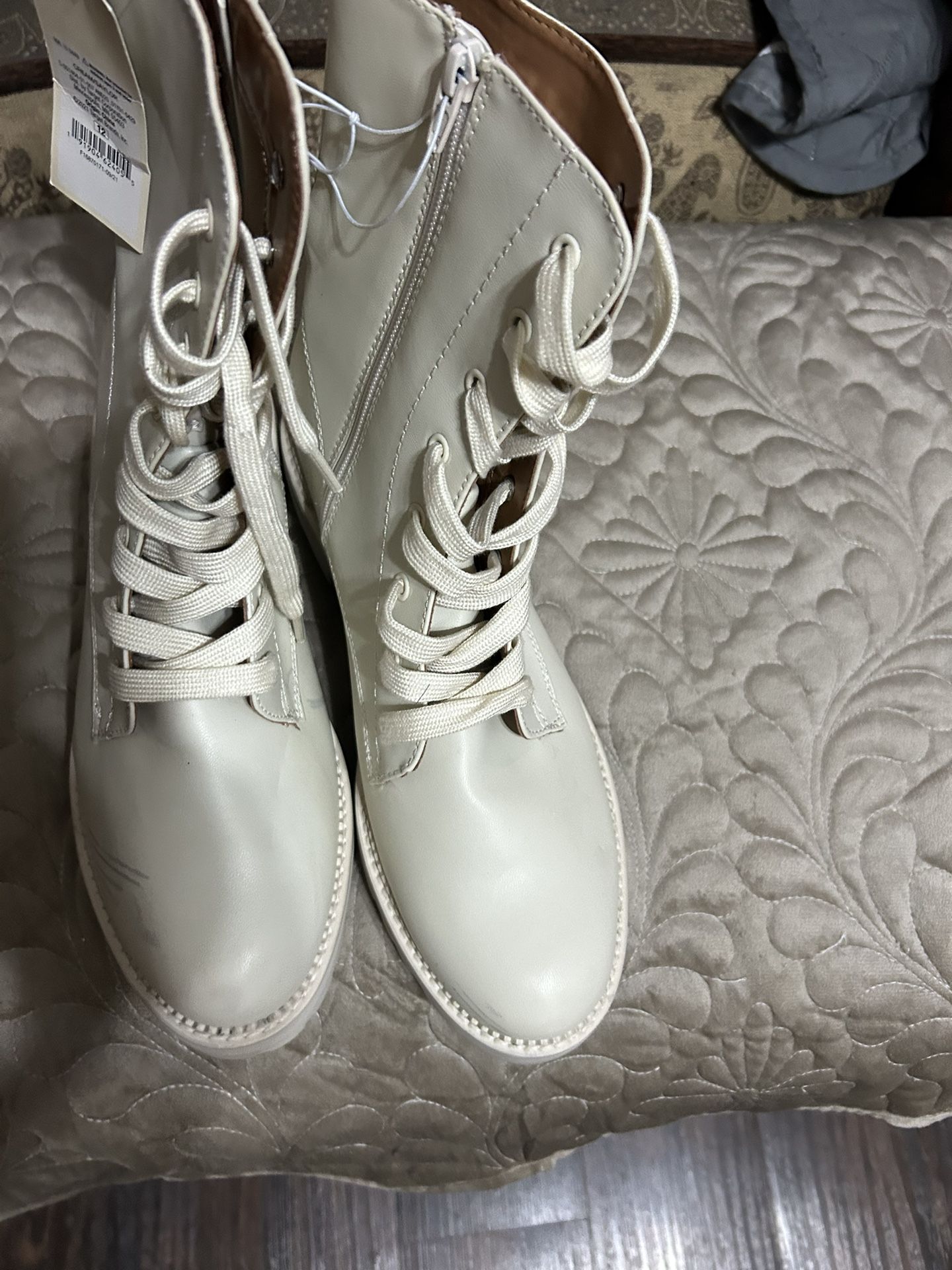 Woman Boots Size 11