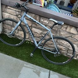 Cannondale, Si Integration Hybrid Road And Off-Road Bike. In Very Good Condition And Lightweight