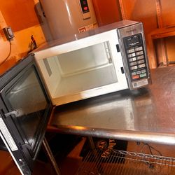 Comercial microwave
