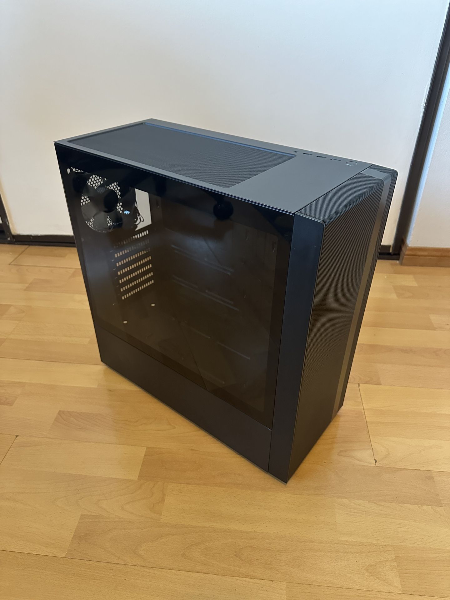 Cooler Master NR600 ATX Mid-Tower PC CASE ONLY (2 Fans Included)