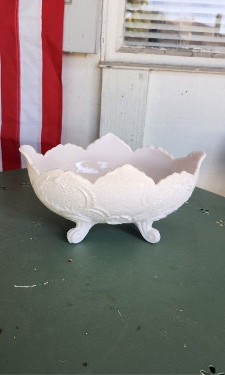 Vintage 1950's Jeannette Pink Milk Glass Lombardi Bowl