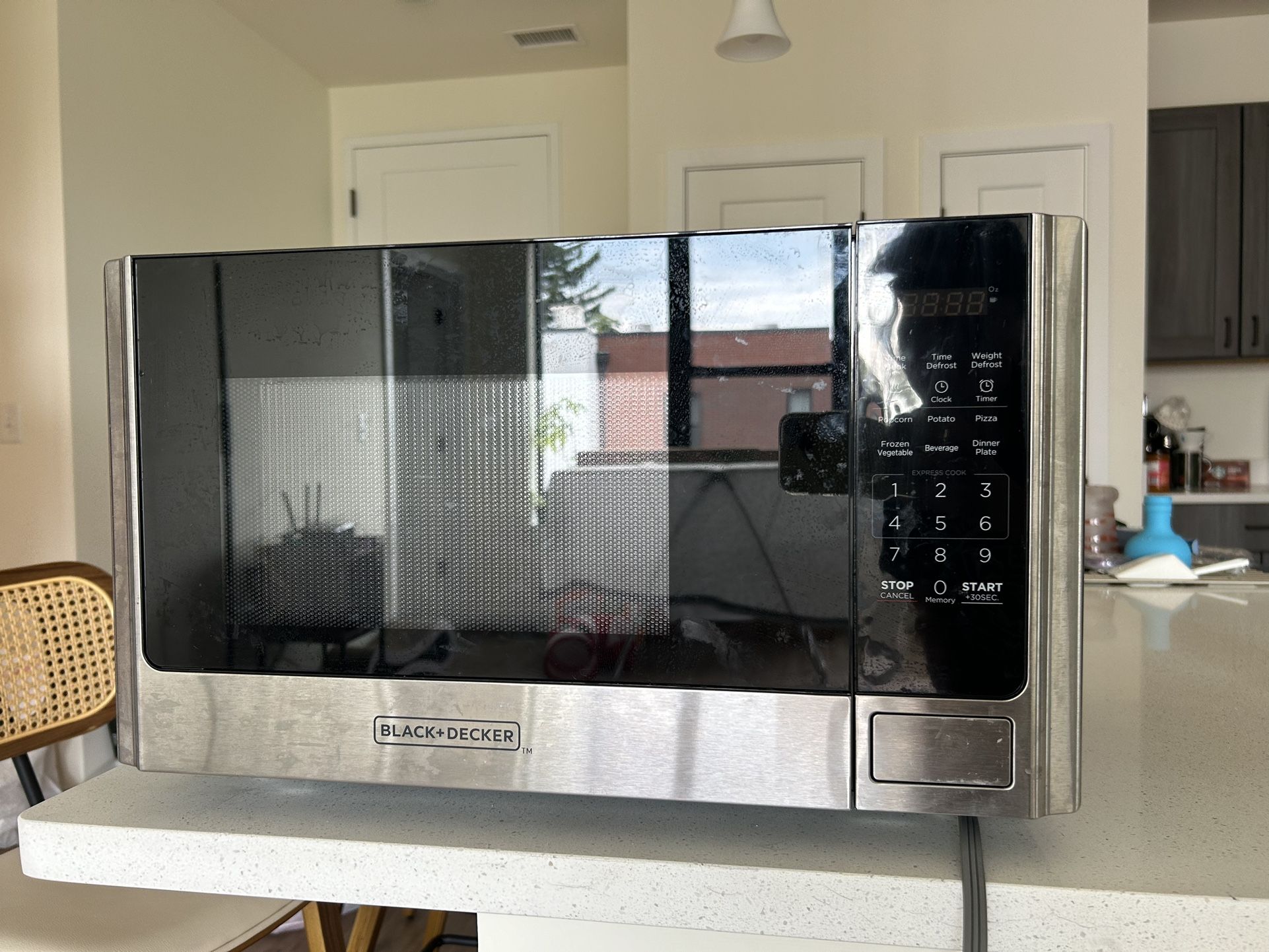Microwave 0.9 cu ft.