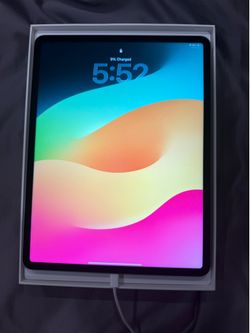 Apple iPad 12.9 inch 6th Generation 128 GB w/ Apple Pencil v2 *AMAZING CONDITION*