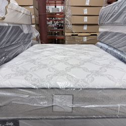 Sale ‼️ Queen Sealy Mattress 