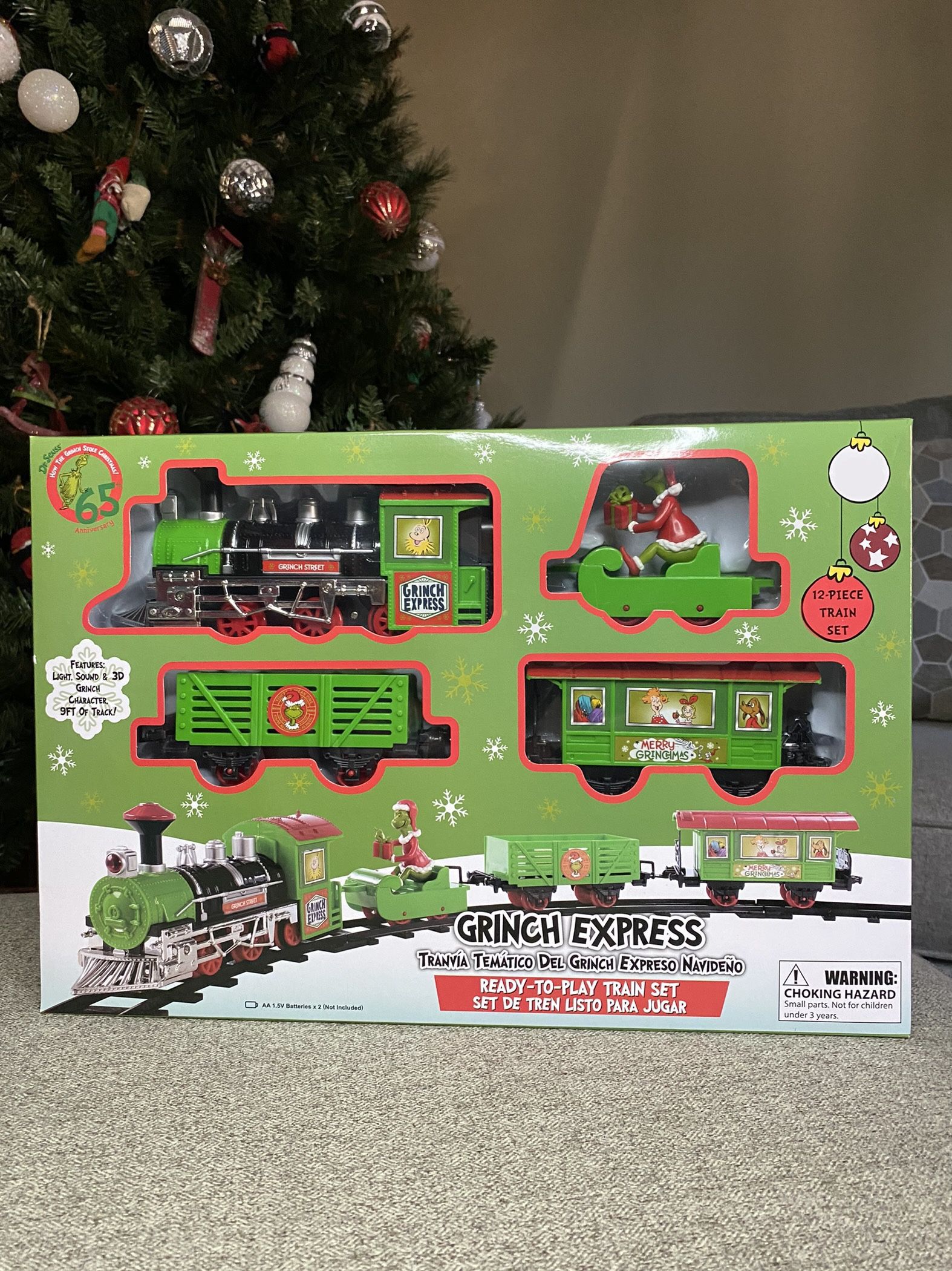 GRINCH EXPRESS Holiday Train SET 12-Piece LIGHTS & SOUND