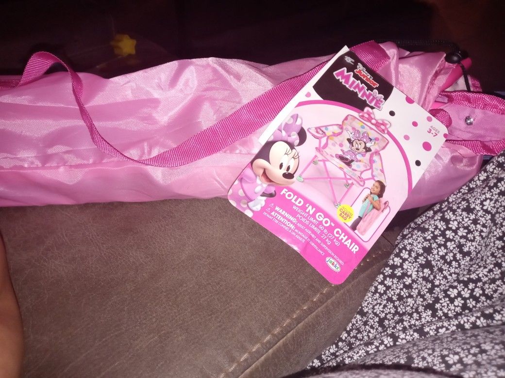 Minnie Mouse Girl Chair Age 3-7 Disney Junior