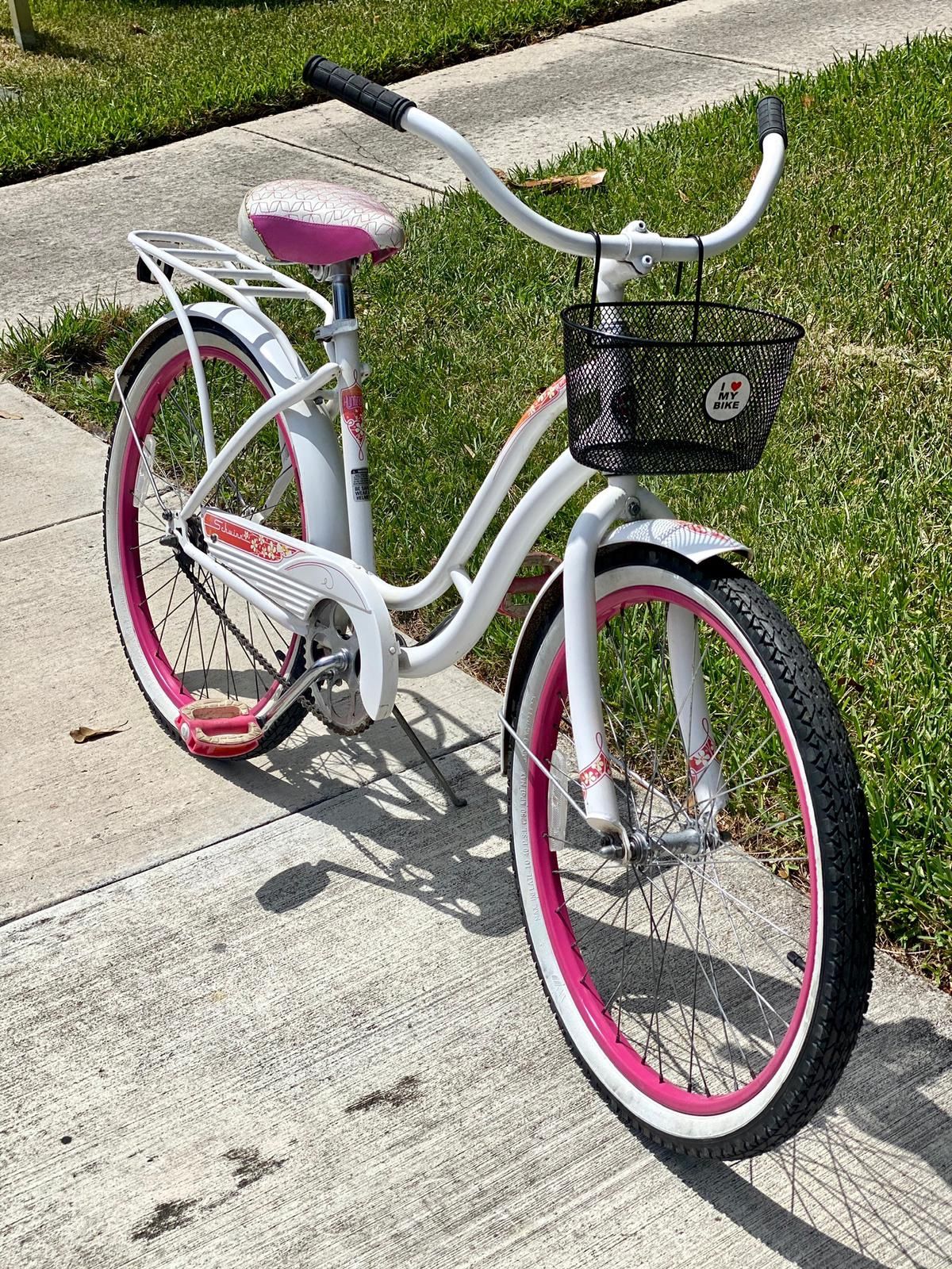 🦄 Comfort Schwinn Ladies 24" Beach Cruiser Bike- Small frame-with basket and rear rack 🦄