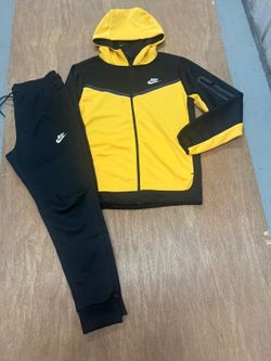 Jordan 4 retro Thunder & Nike tech suite -combo deal