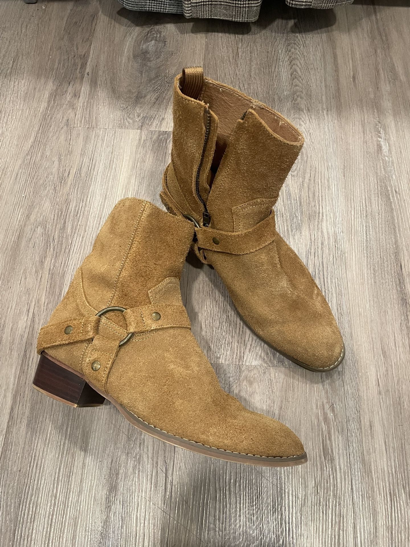 MNML DESERT CHELSEA BOOTS SIZE 39 Great Condition!