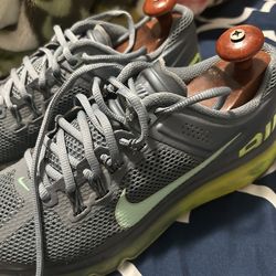 Nike Air Max Size 10 Athletic Shoes