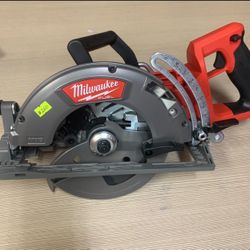 Milwaukee New 71/4” Circular Saw M18 Fuel Brushless